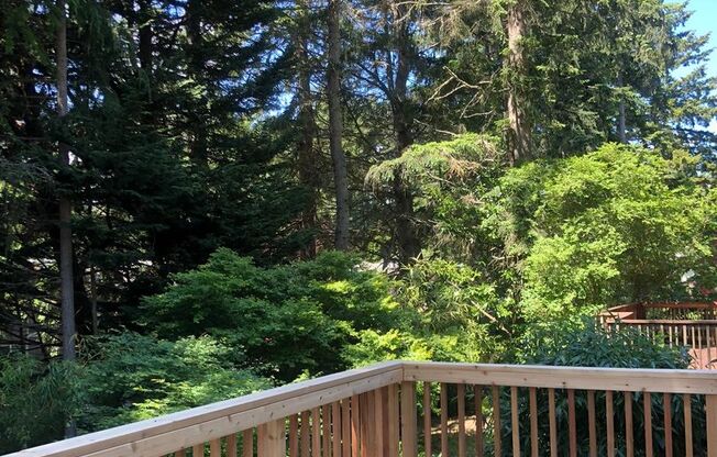 Winslow .... walk to schools, downtown and the ferry from this large open one story home
