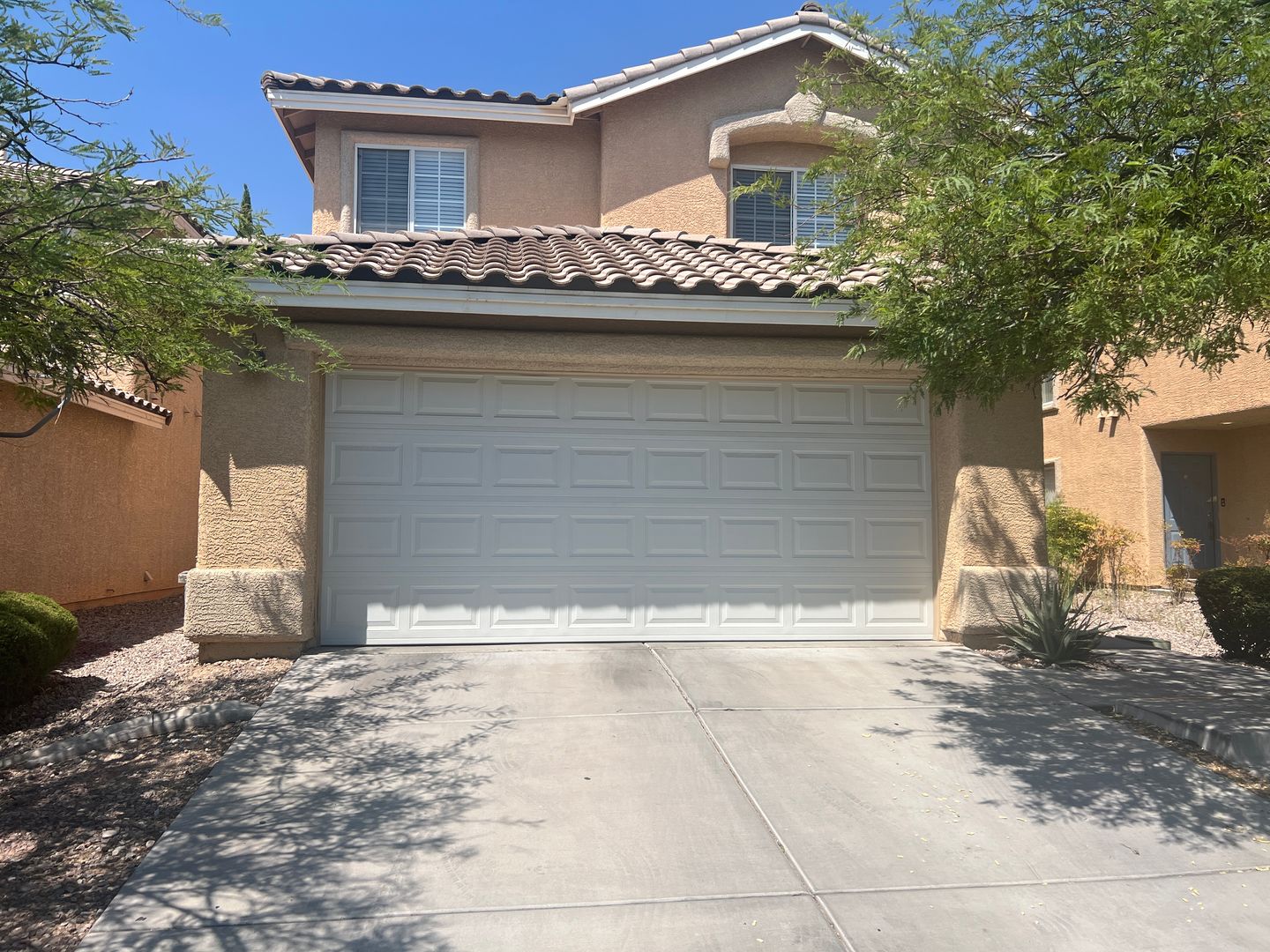 LOVELY HOME IN GATED SUMMERLIN COMMUNITY!