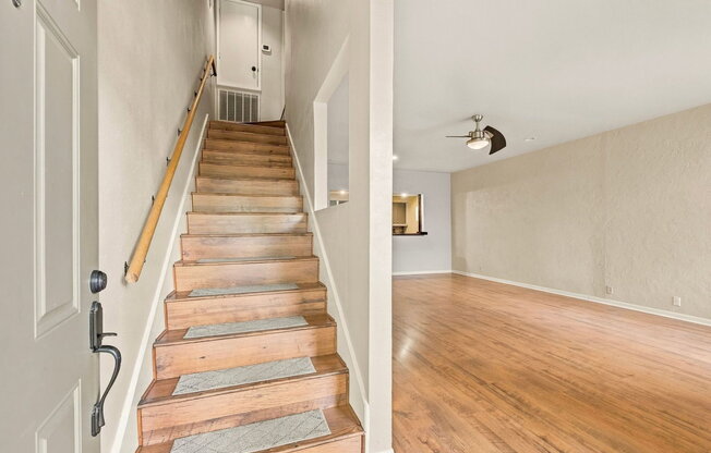 1646 PR MARK LN