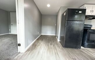 2 beds, 1 bath, 700 sqft, $895, Unit C