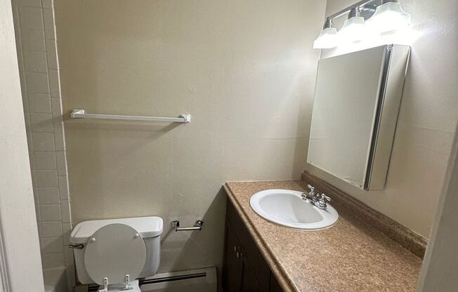 1 bed, 1 bath, $1,100, Unit 107A