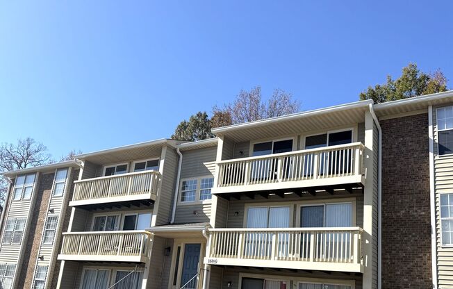 3 BEDROOM CONDO. Walking Distance to University of NC-Charlotte