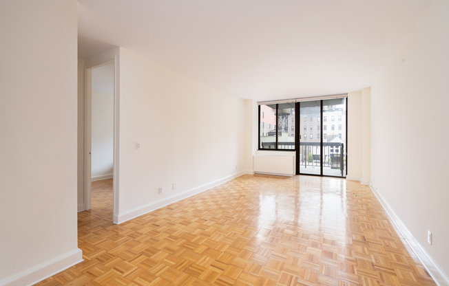 5 E 22 ST