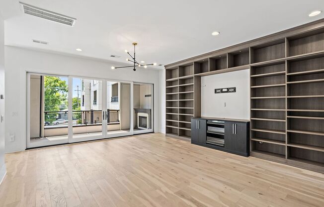 1242 2 AVE S