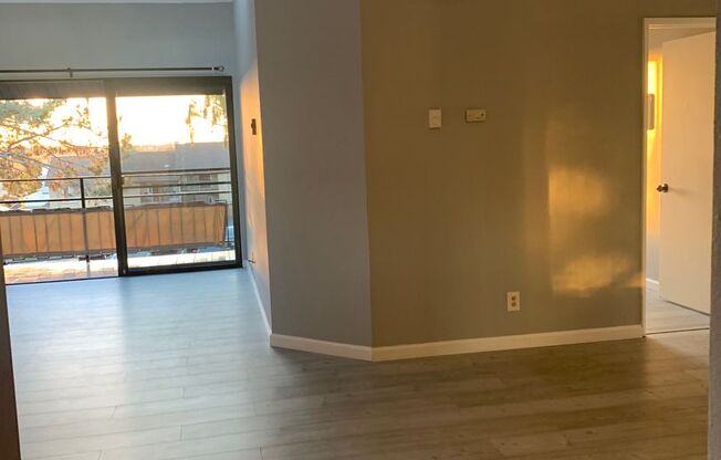 $2,500 - 2 Bed / 2 Bath Condo in East Clairemont Mesa