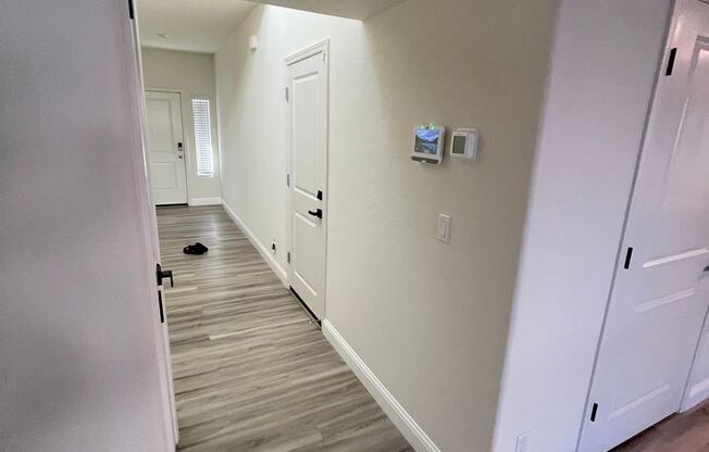Beautiful 4 bed 2.5 bath in Sacramento!