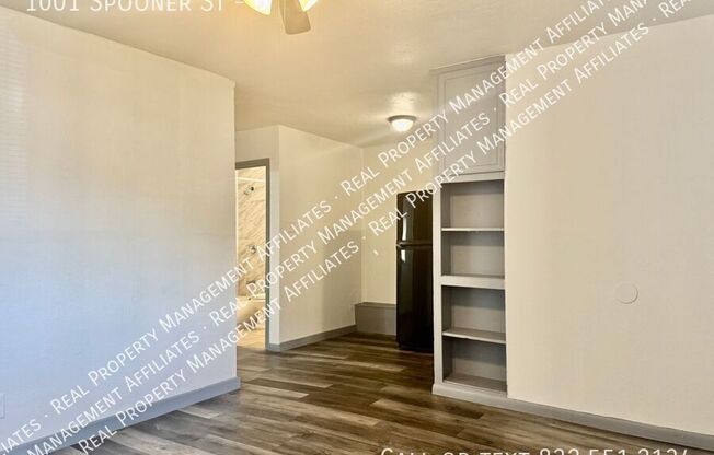 1001 SPOONER ST