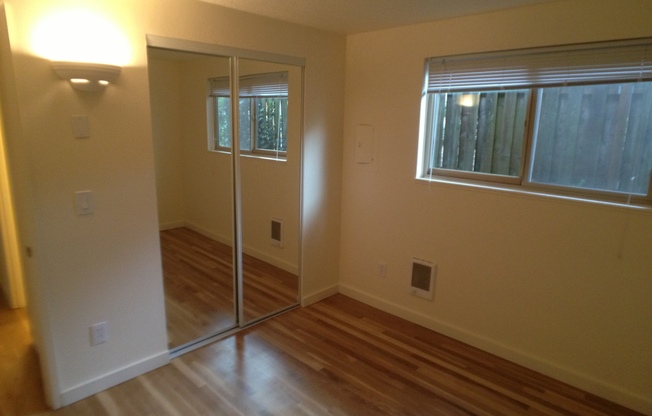 2 beds, 1 bath, $1,895, Unit 715