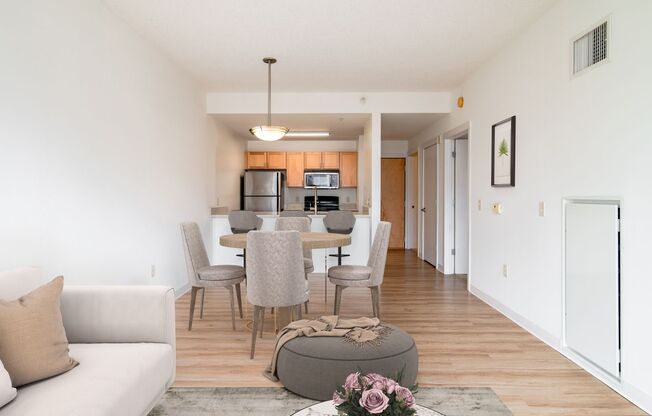 1 bed, 1 bath, 661 sqft, $1,825, Unit 0902