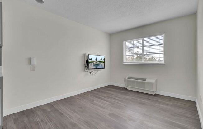 Studio, 1 bath, $1,185, Unit 330