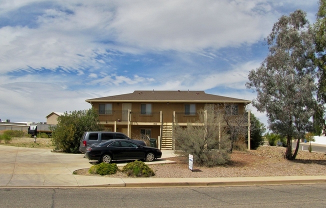 2 beds, 2 baths, $1,000, Unit Unit B