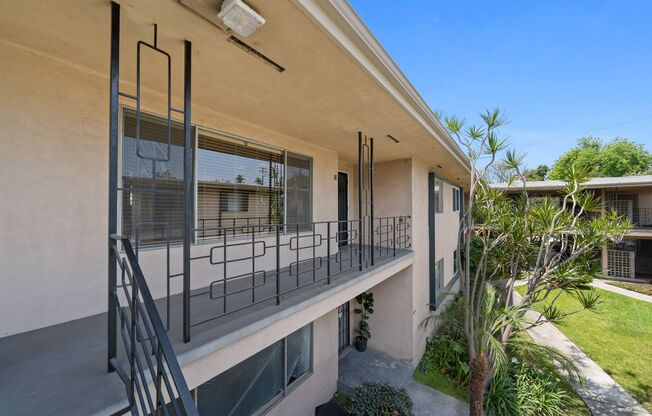Spacious Two Bedroom Two Bath Condo in Floral Park