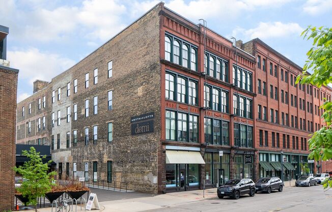 Smyth Lofts | Luxury Lofts in the North Loop