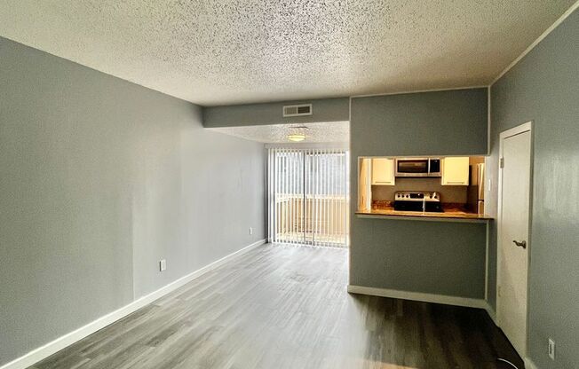 New Price! $995 Plus $200 Admin Fee Waived!! Modern 1-Bedroom Unit / Pet-Friendly / PROMO -Available Now!!