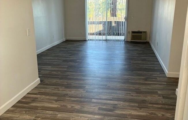 2 beds, 1.5 baths, 950 sqft, $2,045, Unit 52