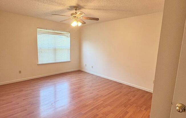 Move-In Ready Condo with Pool, Fireplace in Prime Richardson ISD Location
