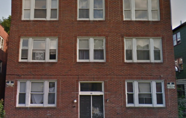 2 beds, 1 bath, $1,295, Unit B1