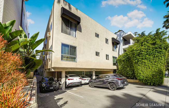 220 N CRES DR