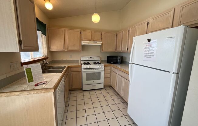 3 beds, 2 baths, $1,750