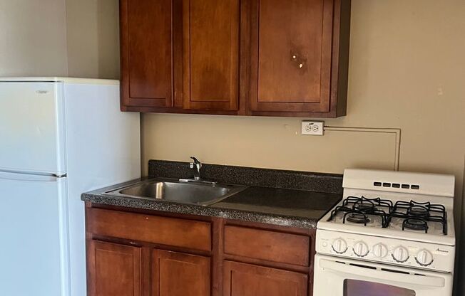 Studio, 1 bath, 280 sqft, $1,250, Unit 602