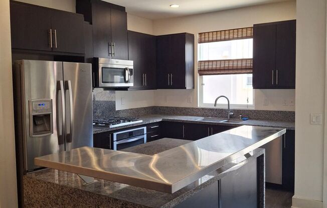 RECENTLY REDUCED! Beautiful Townhome in Civita Mission Valley w/ Central AC! MUST SEE!!!