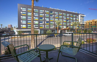 Patio at The Continental Apartments in Phoenix AZ Nov 2020