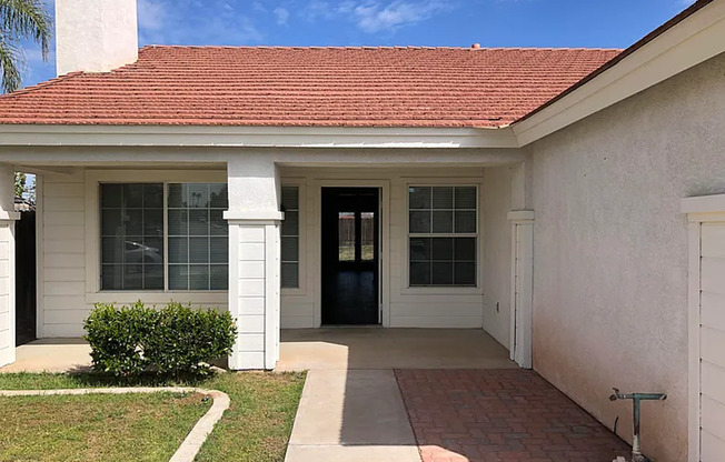 Fantastic Home Located In Rosedale!