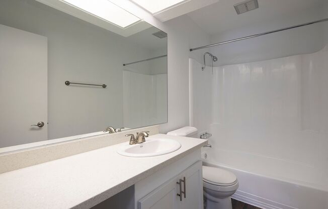 2 beds, 2 baths, 1,057 sqft, $3,195, Unit 220