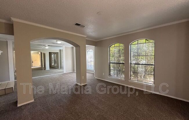 904 SHADY BRK LN