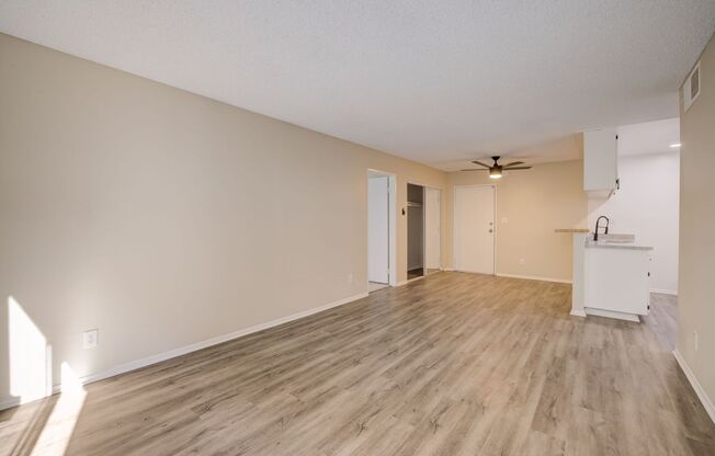 2 beds, 2 baths, 900 sqft, $2,098, Unit 102