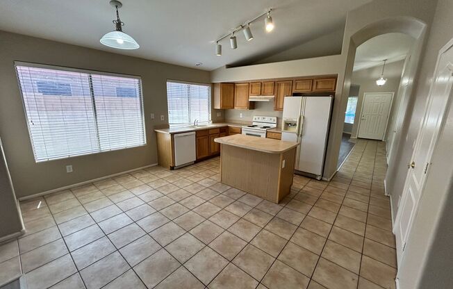 Warm, Inviting 3 Bed / 2bath Home in Canyon Trails with new Paint and Flooring!!!