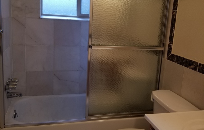 2 beds, 1 bath, 650 sqft, $1,930, Unit 680-101