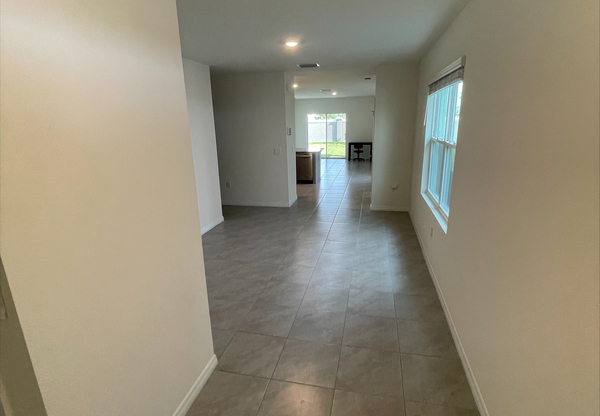 3 beds, 2 baths, 1,504 sqft, $2,580