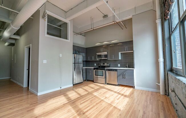2 beds, 2 baths, 1,000 sqft, $1,795, Unit 607