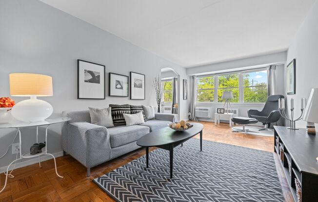 2 beds, 1 bath, 930 sqft, $1,625, Unit 415