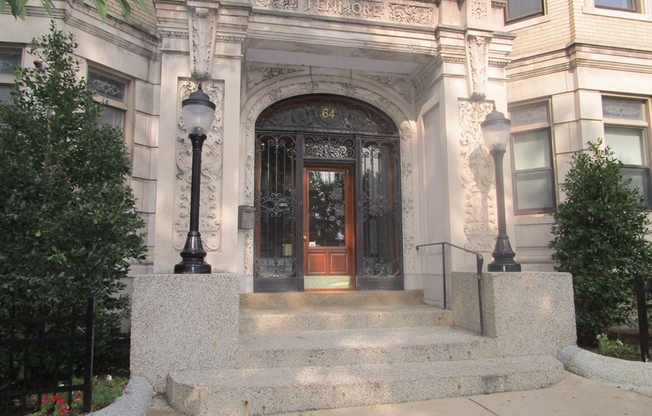 64 Charlesgate E
