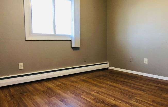 1 bed, 1 bath, 575 sqft, $950, Unit 12