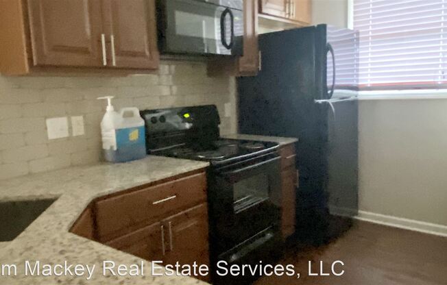 2br apt almost on LSU campus, incl appliances & parking