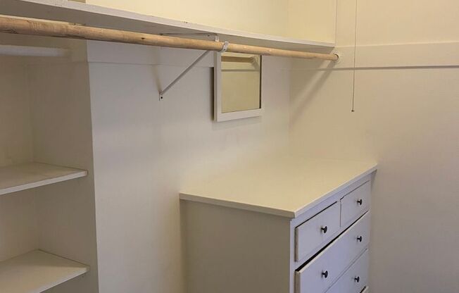 Studio, 1 bath, 325 sqft, $1,095, Unit 302
