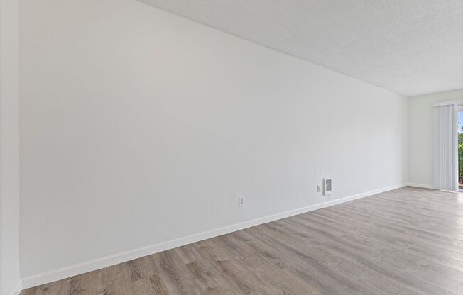 Studio, 1 bath, 450 sqft, $1,150, Unit 27-A