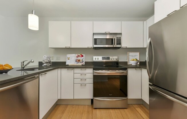 2 beds, 1.5 baths, 864 sqft, $3,975, Unit 120