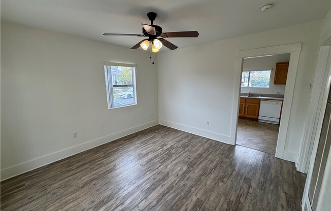 1064 W 18 ST