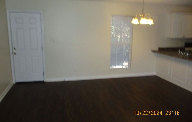 3 beds, 2 baths, $1,385