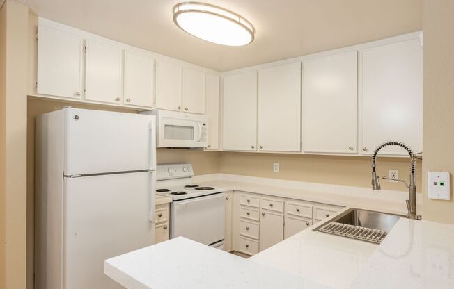1 bed, 1 bath, 555 sqft, $1,795, Unit 36