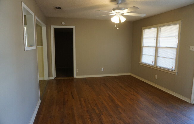 2 beds, 1 bath, $1,050