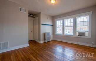 674 SOMERSET TER NE