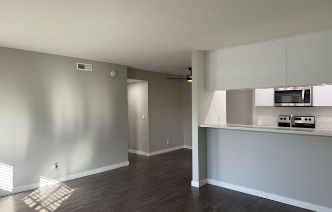 2 beds, 2 baths, 850 sqft, $3,170, Unit 839-07