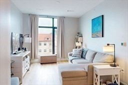 1 bed, 1 bath, 716 sqft, $3,600, Unit 720