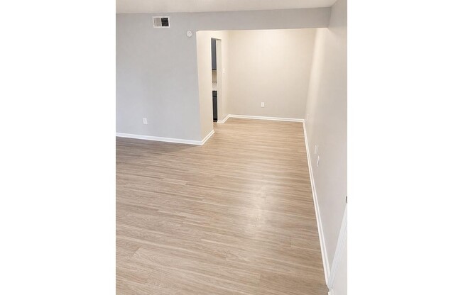 1 bed, 1 bath, 770 sqft, $810
