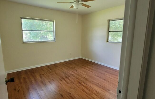 2 beds, 1 bath, $1,300